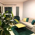Апартаменты Elegance W Let's Sea Basen&spa Гонски